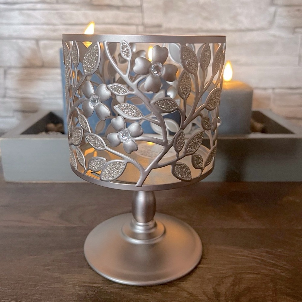 New 1 BBW Dogwood 3 Wick Candle Pedestal and 1 hand wash soap holder